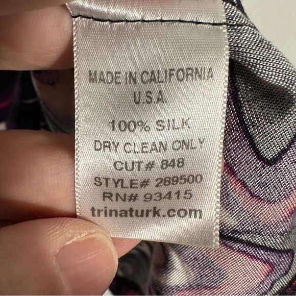 Trina Turk size M Vibrant Purple and Pink Tank Top, 100% silk, sleeveless - Picture 7 of 7